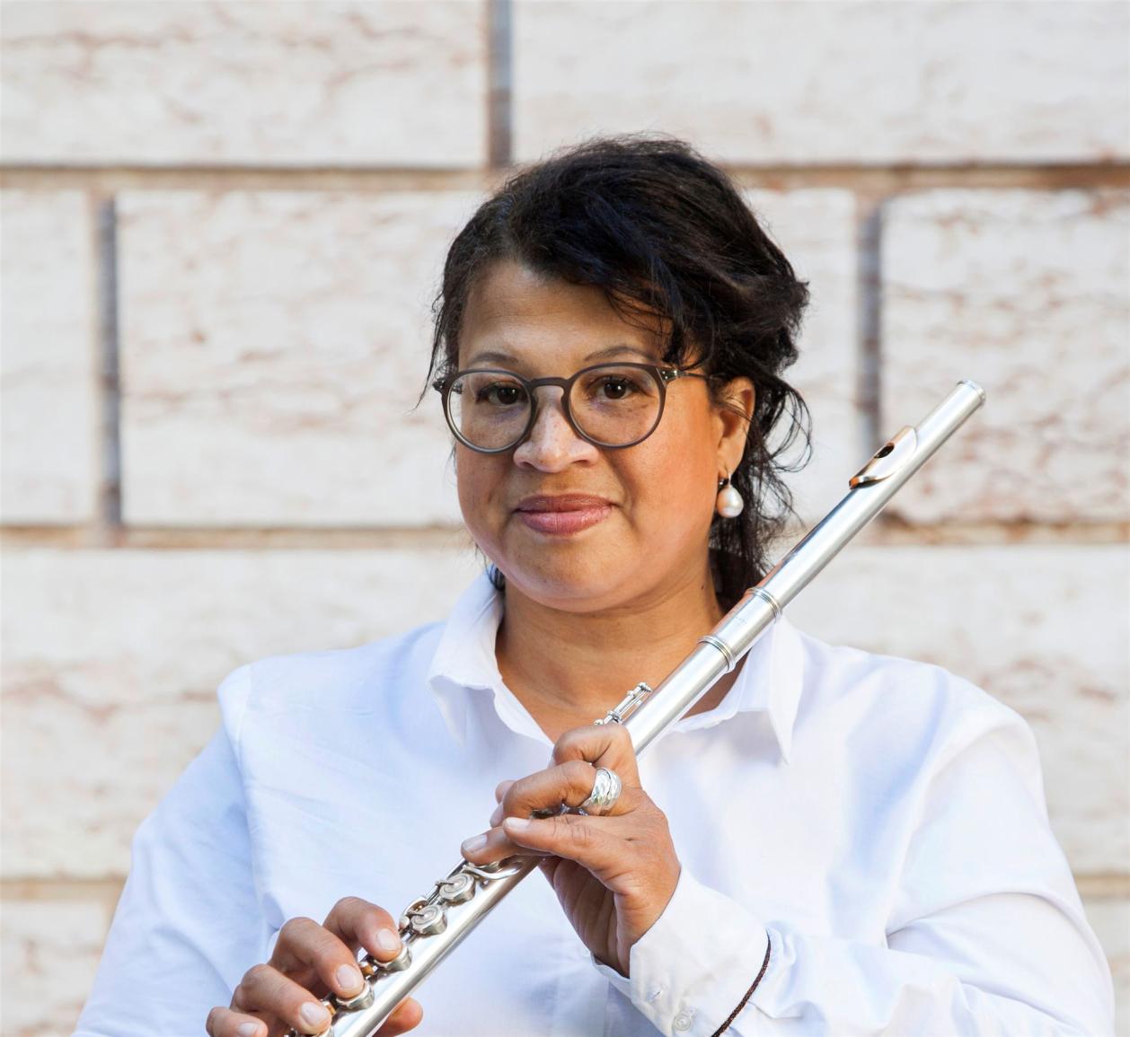 Prisca Mbawala-Dernbach ~ MFE*Querflöte*Blockflöte – Musikschule Geretsried e.V.